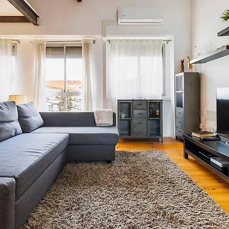 Modern Mezzanine In Apartamento