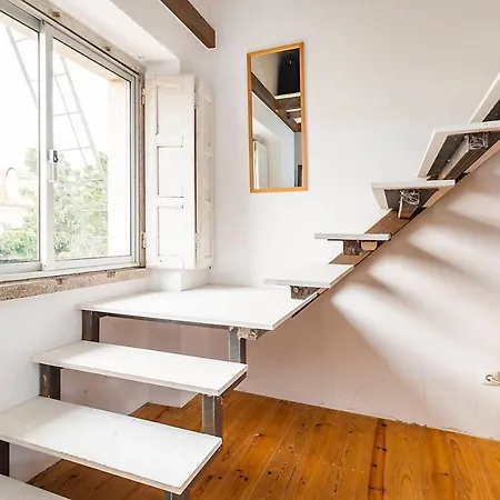 Modern Mezzanine In Lisboa