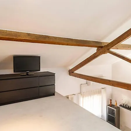 Modern Mezzanine In Apartamento *